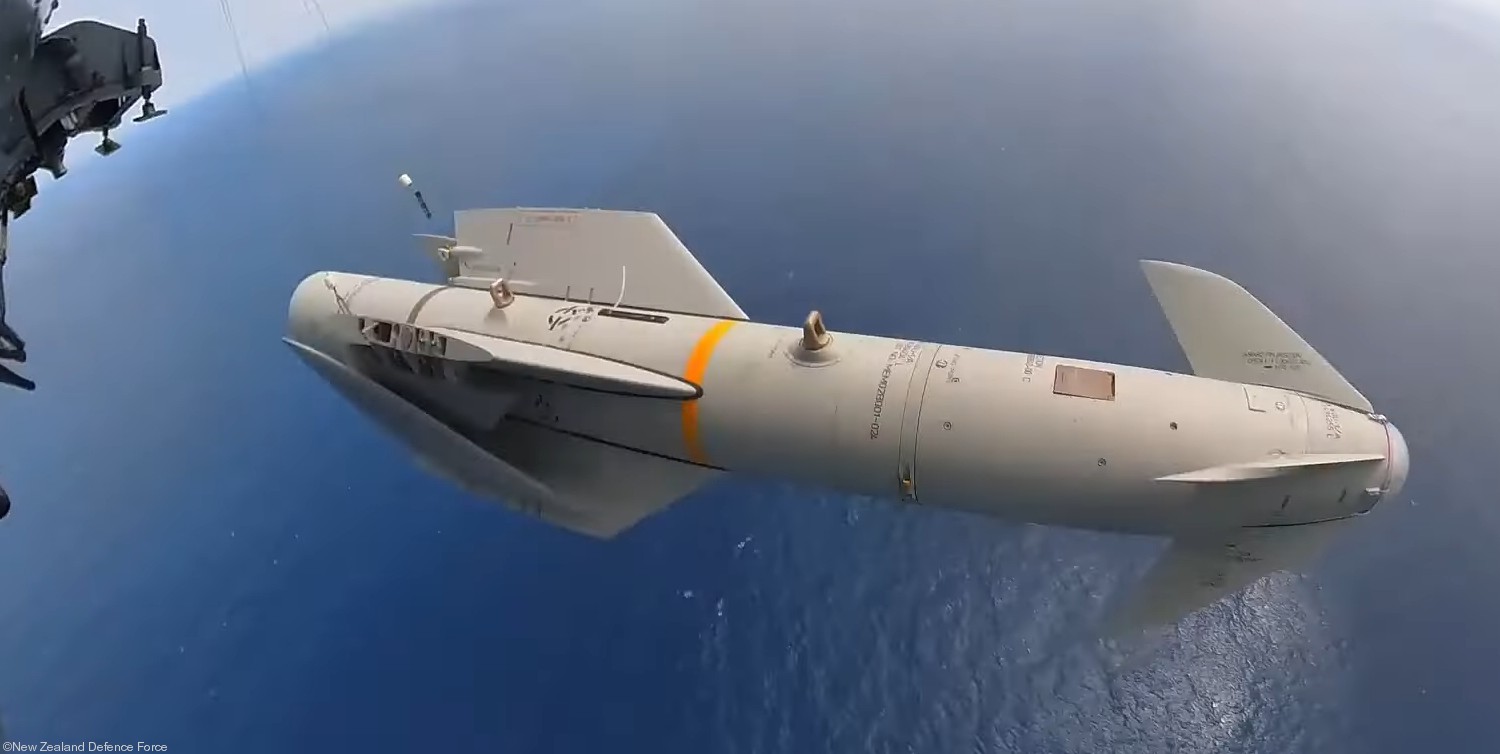kaman sh-2g(nz) super seasprite royal new zealand airforce navy agm-119 penguin missile 02