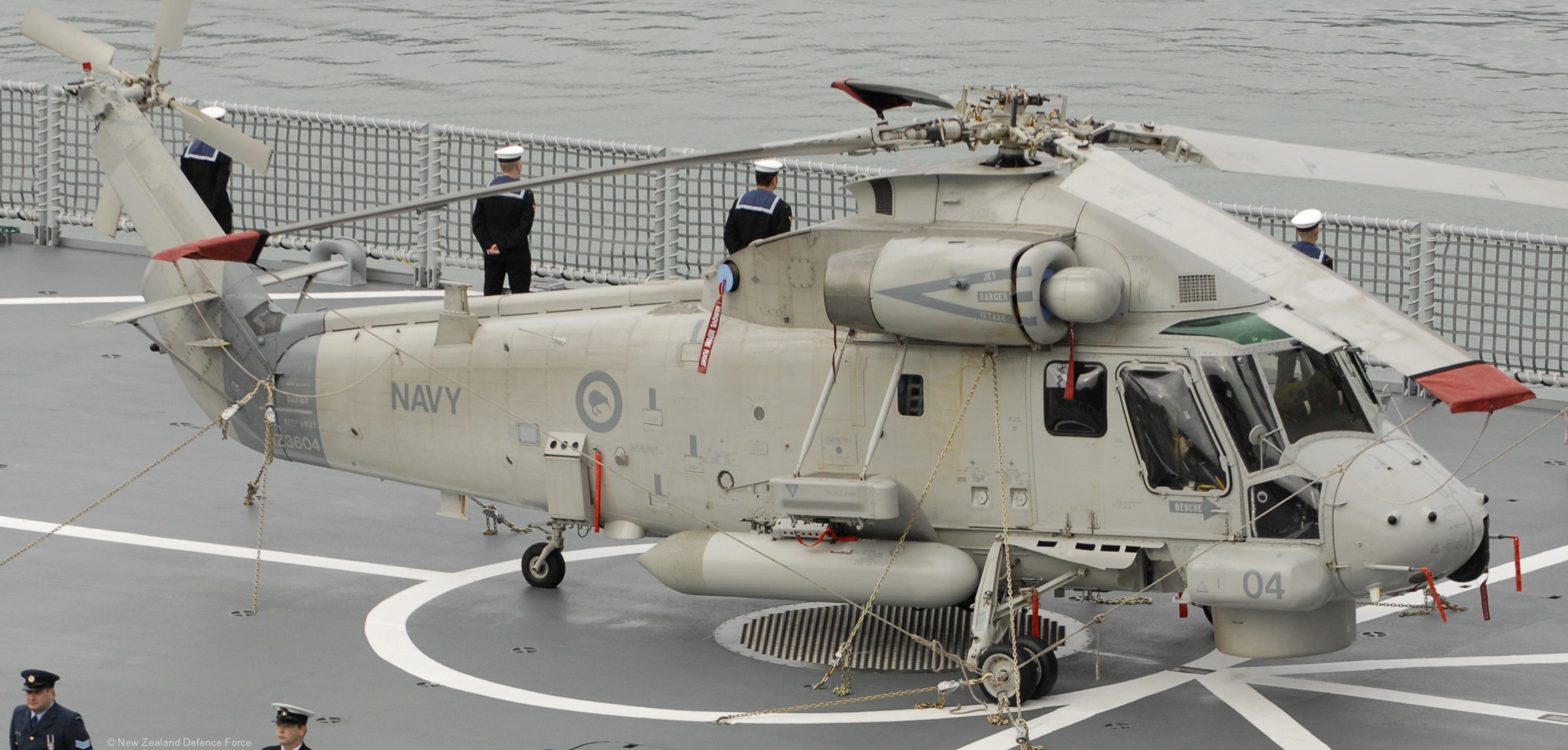 kaman sh-2g(nz) super seasprite nz3604 royal new zealand airforce navy rnzaf no.6 squadron 09