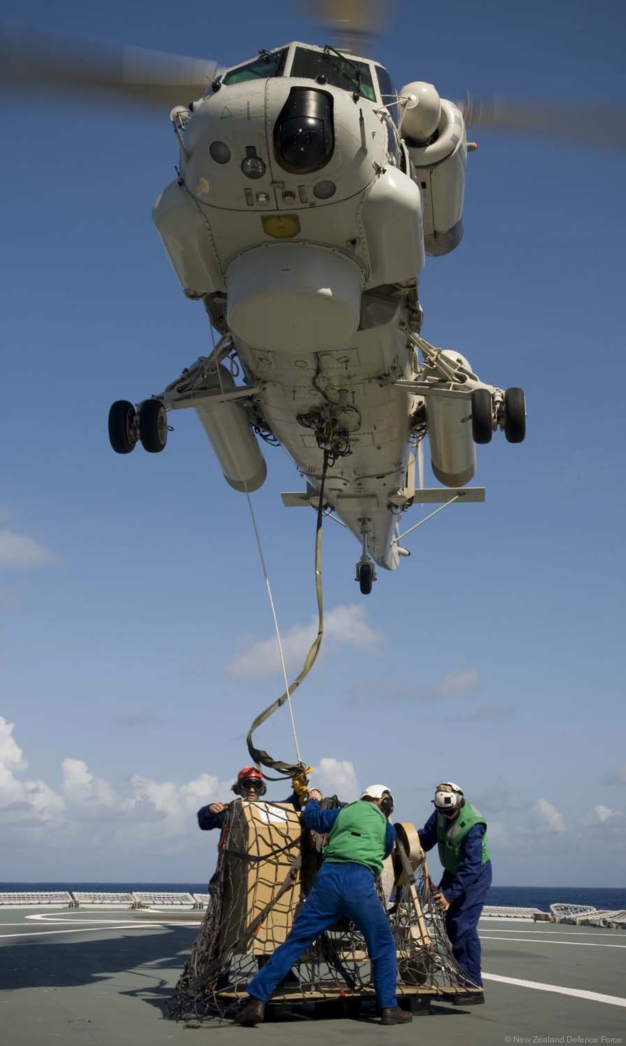 kaman sh-2g(nz) super seasprite nz3604 royal new zealand airforce navy rnzaf no.6 squadron 12