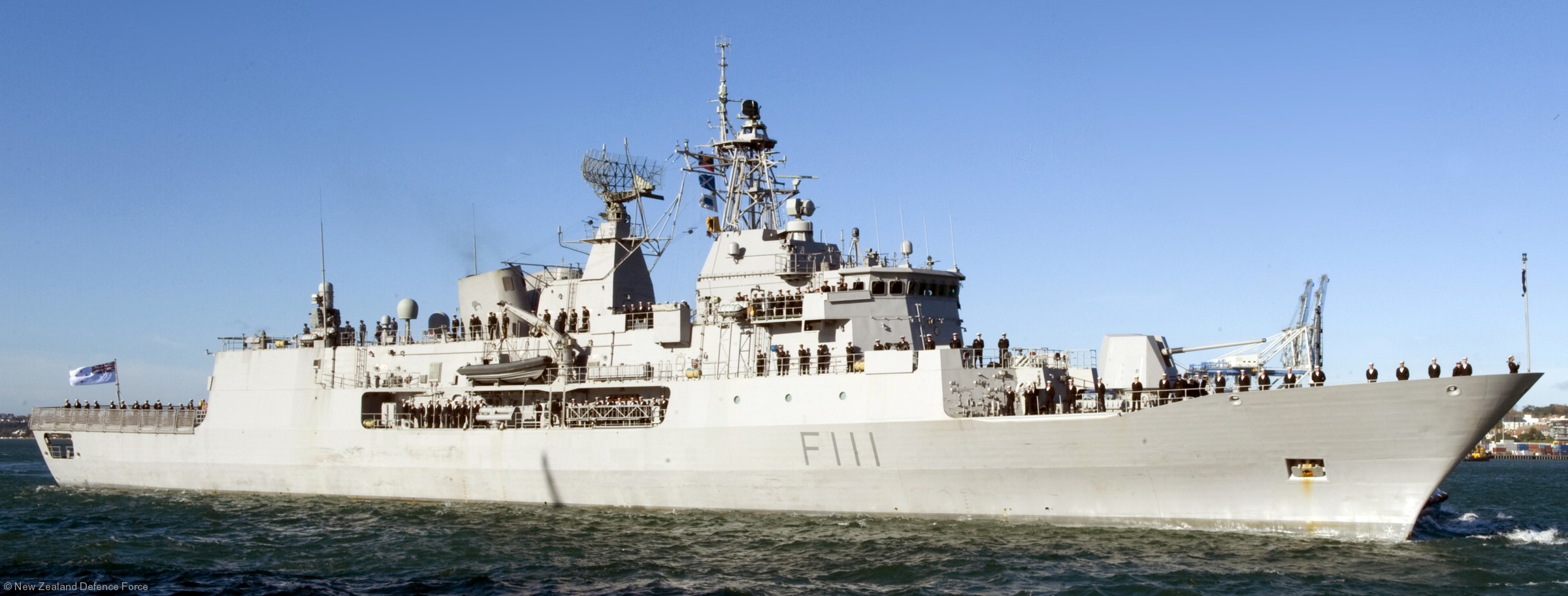 f-111 hmnzs te mana anzac class frigate royal new zealand navy rnzn 04
