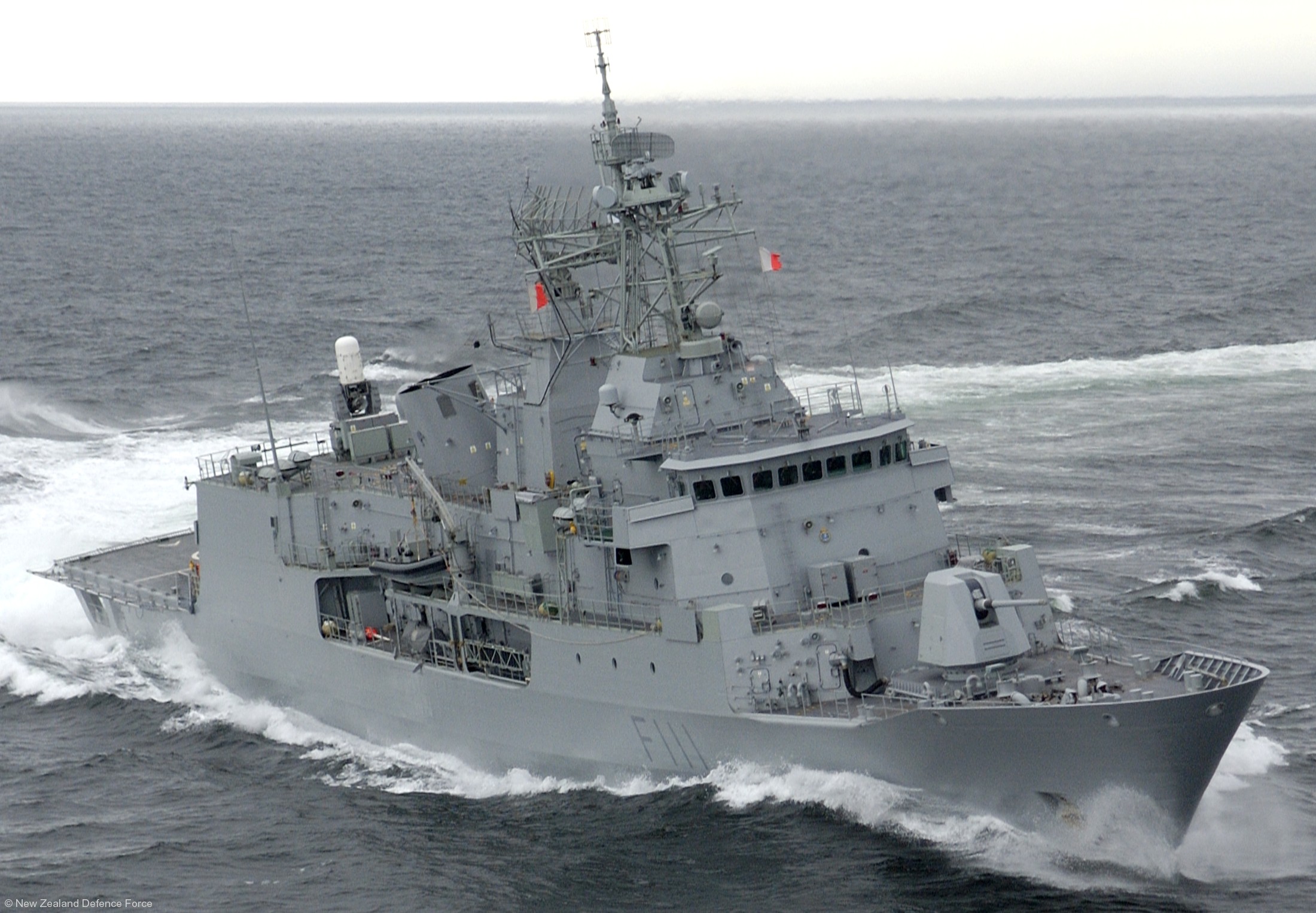 f-111 hmnzs te mana anzac class frigate royal new zealand navy rnzn 21