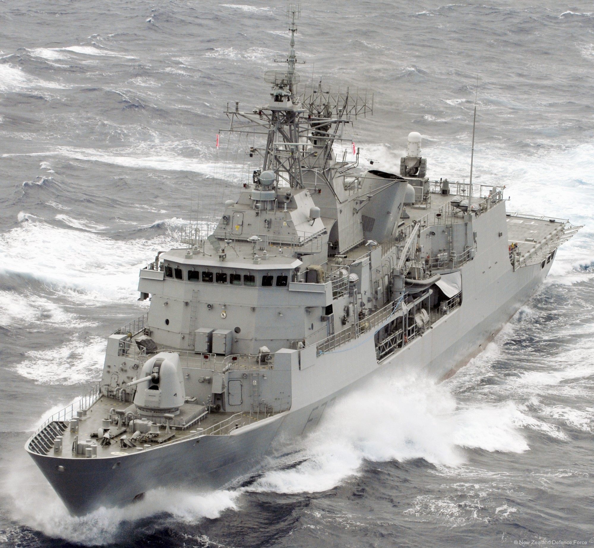 f-77 hmnzs te kaha anzac class frigate royal new zealand navy 21