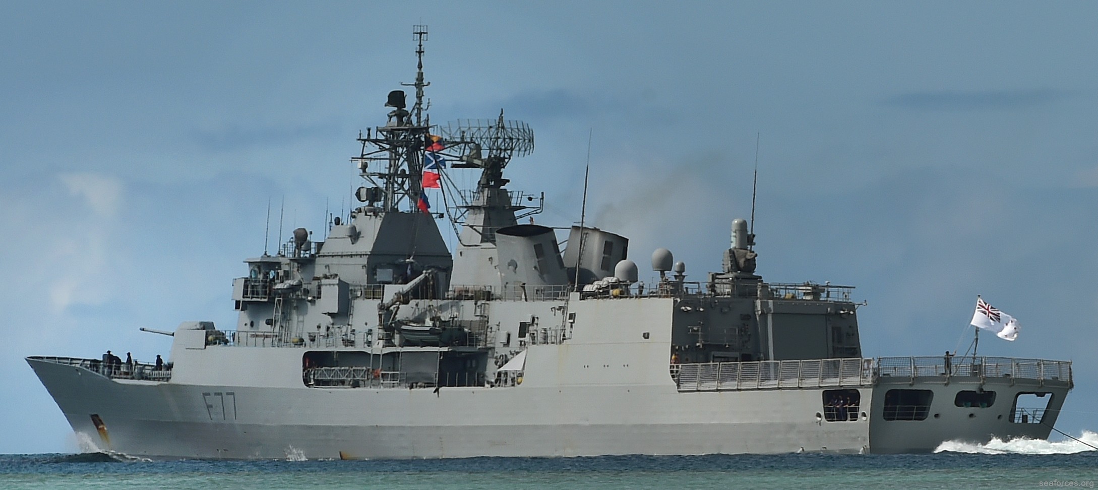 f-77 hmnzs te kaha anzac class frigate royal new zealand navy 27