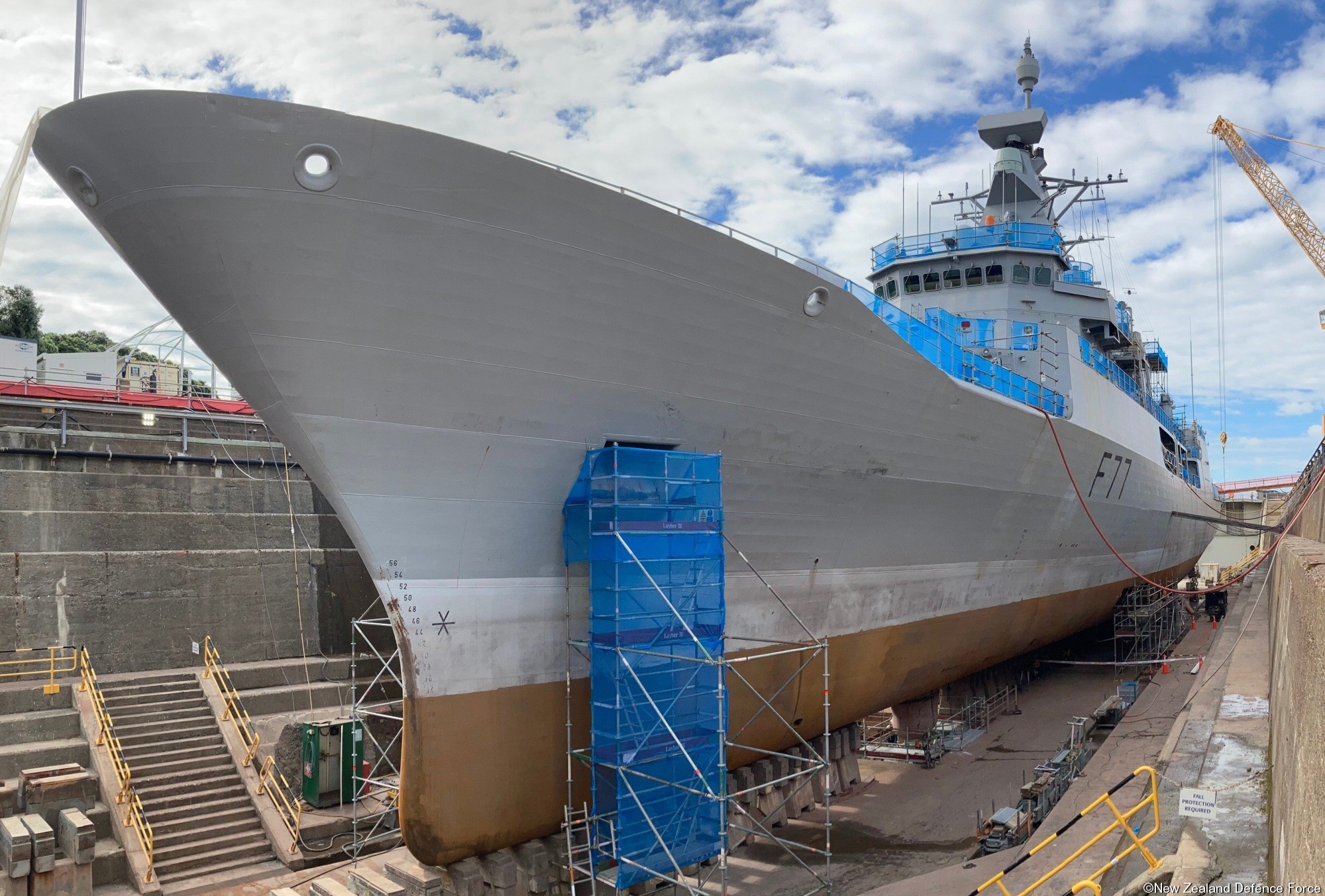 f-77 hmnzs te kaha anzac class frigate royal new zealand navy refit 35