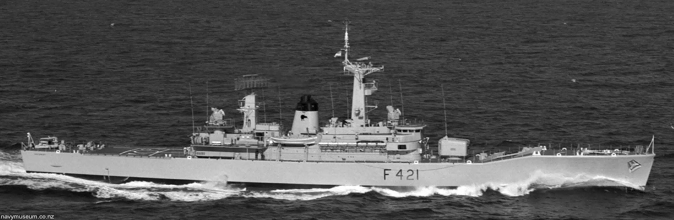f421 hmnzs canterbury type 12i leander class frigate royal new zealand navy 03
