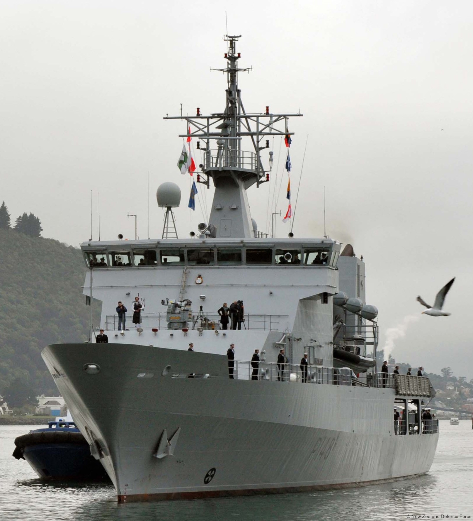 p-148 hmnzs otago protector class offshore patrol vessel opv royal new zealand navy 12