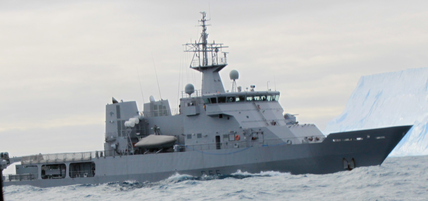 p-55 hmnzs wellington otago protector class offshore patrol vessel opv royal new zealand navy 04