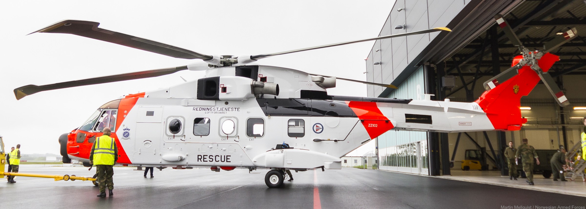 agusta westland aw101 rescue helicopter royal norwegian air force luftforsvaret sar queen 0265 04