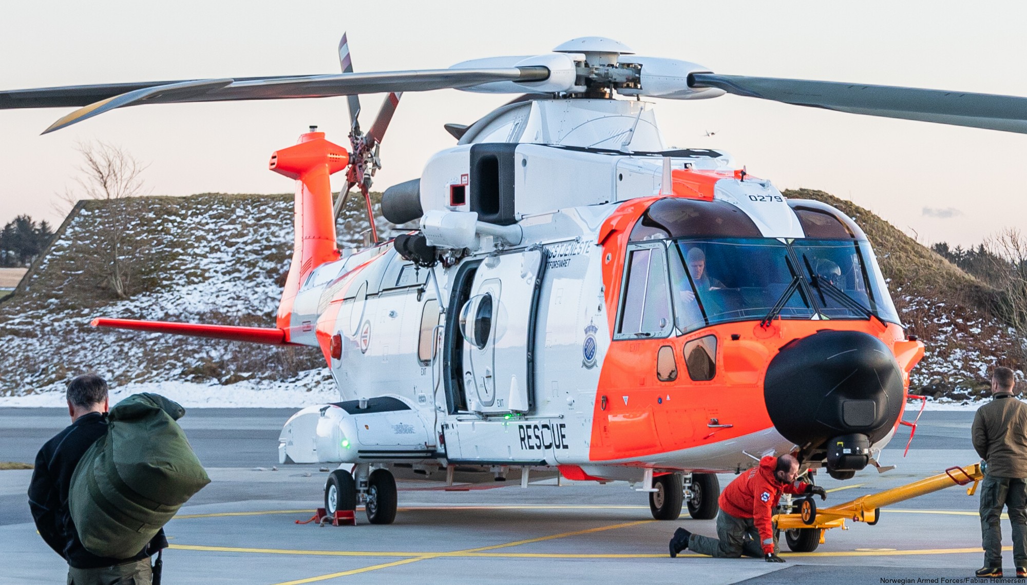 agusta westland aw101 rescue helicopter royal norwegian air force luftforsvaret sar queen 0279 05