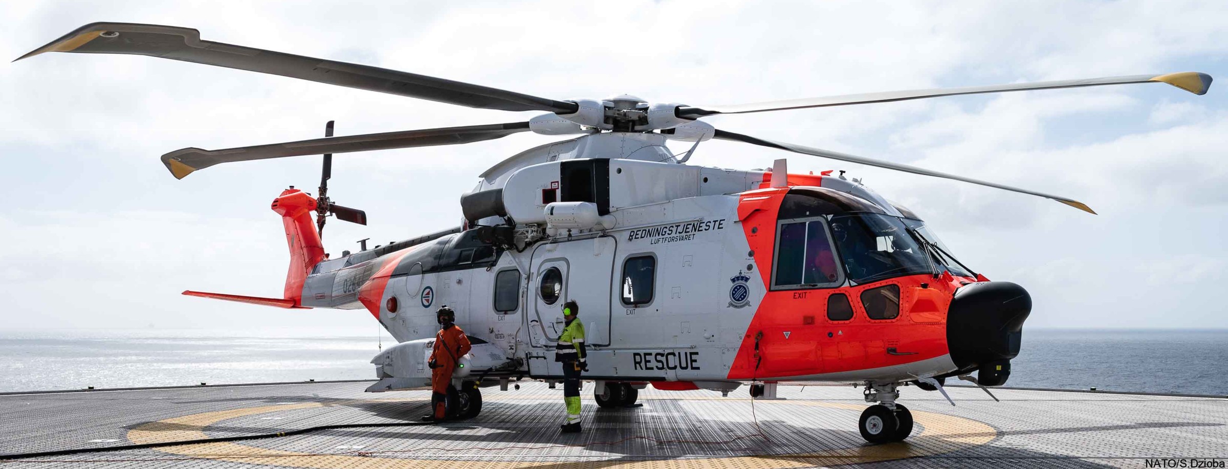 agusta westland aw101 rescue helicopter royal norwegian air force luftforsvaret sar queen 0284 02