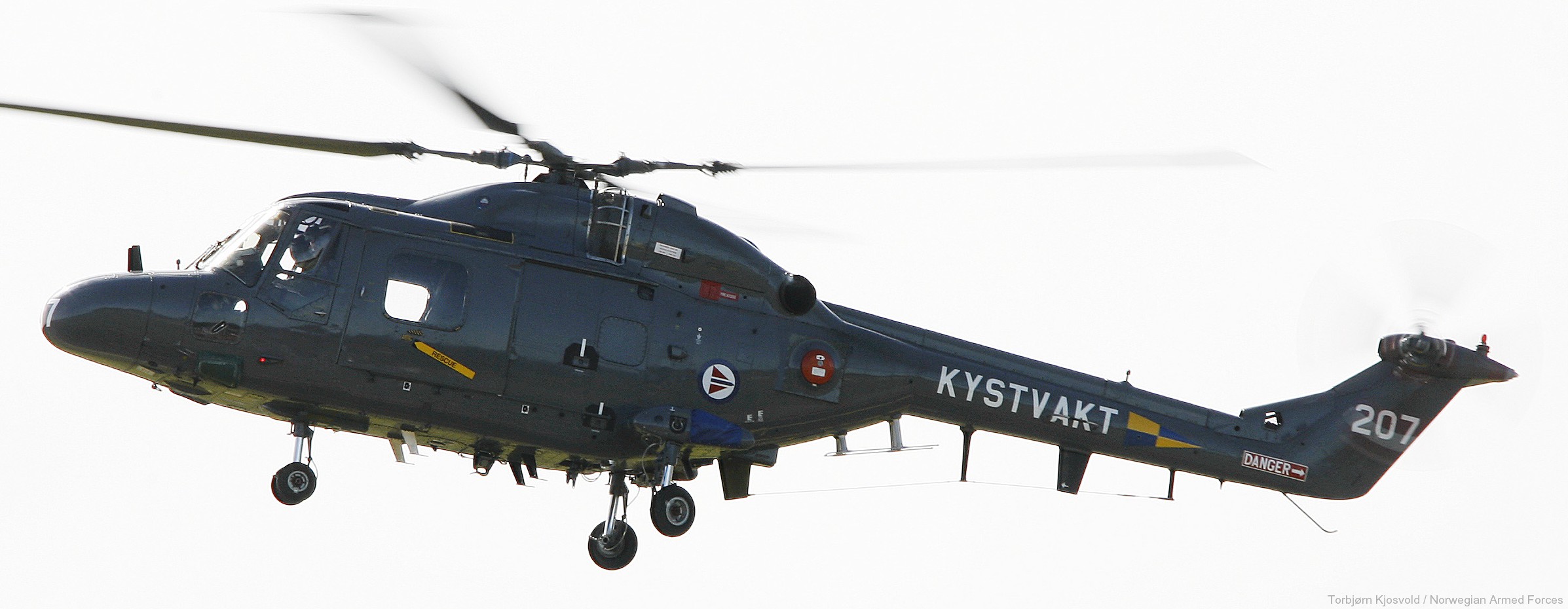 westland lynx mk 86 royal norwegian coast guard navy air force kystvakt 207 07