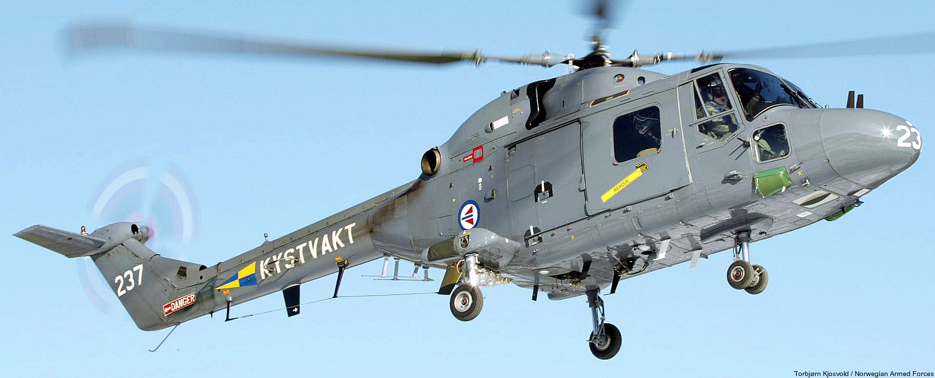westland lynx mk.86 helicopter royal norwegian navy coast guard air force 337 squadron 02x