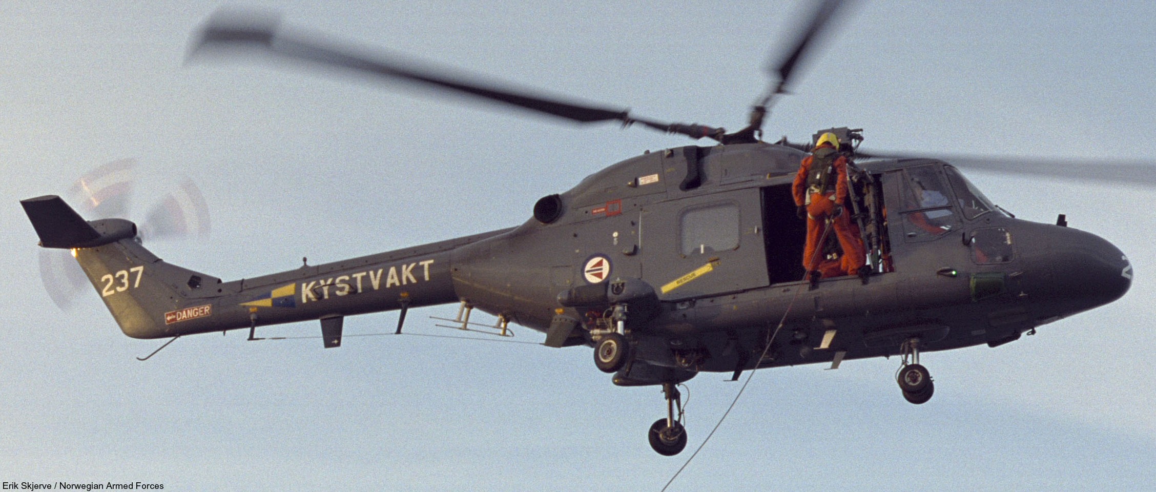 westland lynx mk 86 royal norwegian coast guard navy air force kystvakt 237 03
