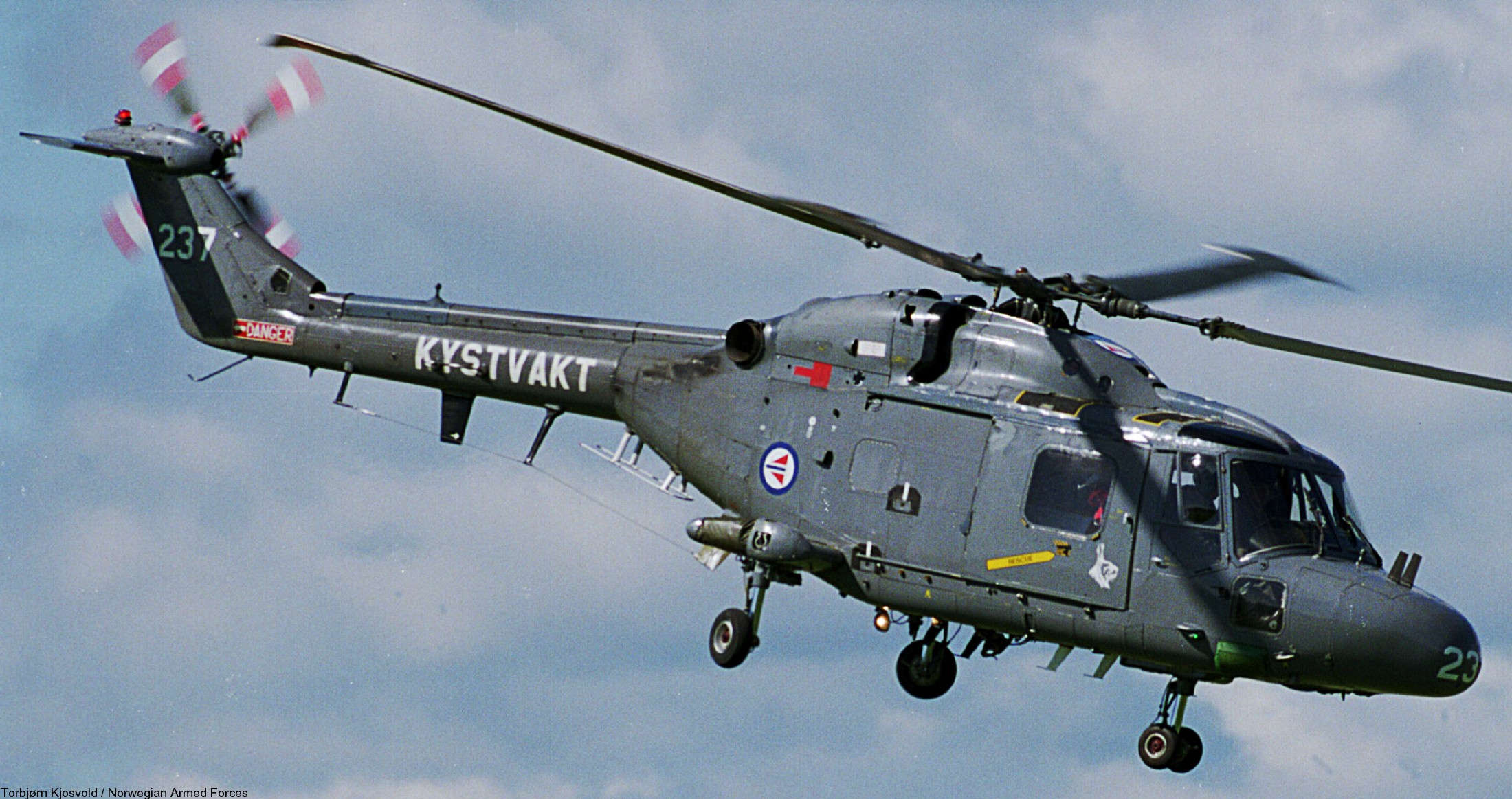 westland lynx mk 86 royal norwegian coast guard navy air force kystvakt 237 04