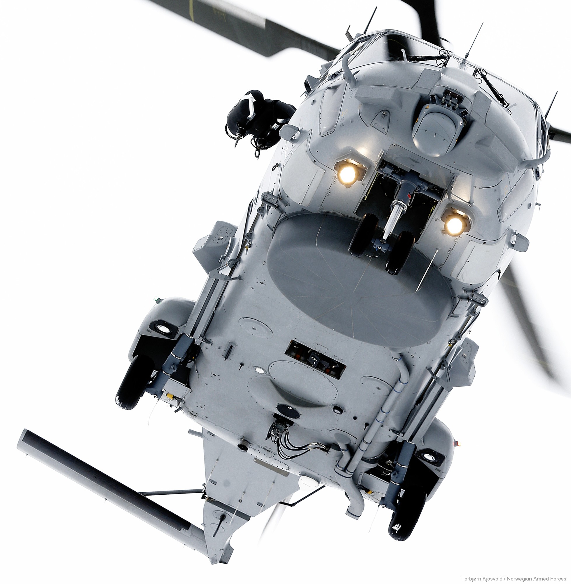 nh90 nfh asw helicopter royal norwegian coast guard navy air force kystvakt sjoforsvaret 049 06