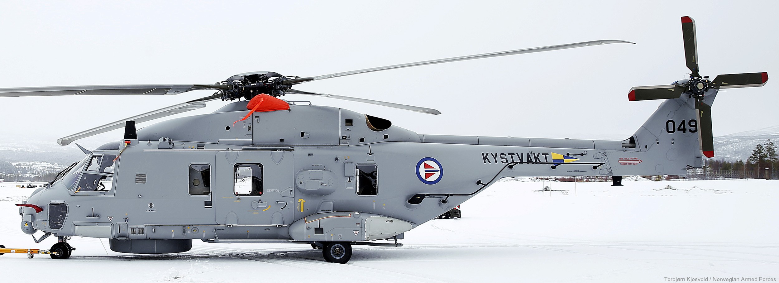 nh90 nfh asw helicopter royal norwegian coast guard navy air force kystvakt sjoforsvaret 049 07