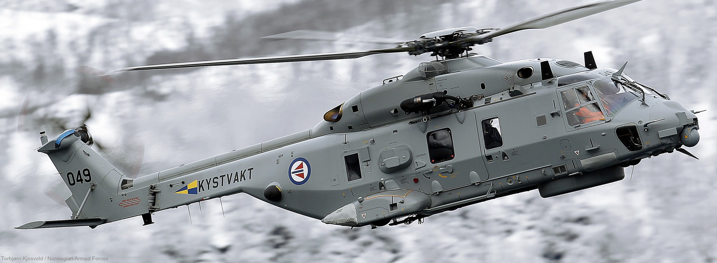 nh90 nfh asw helicopter royal norwegian coast guard navy air force kystvakt sjoforsvaret 049 11