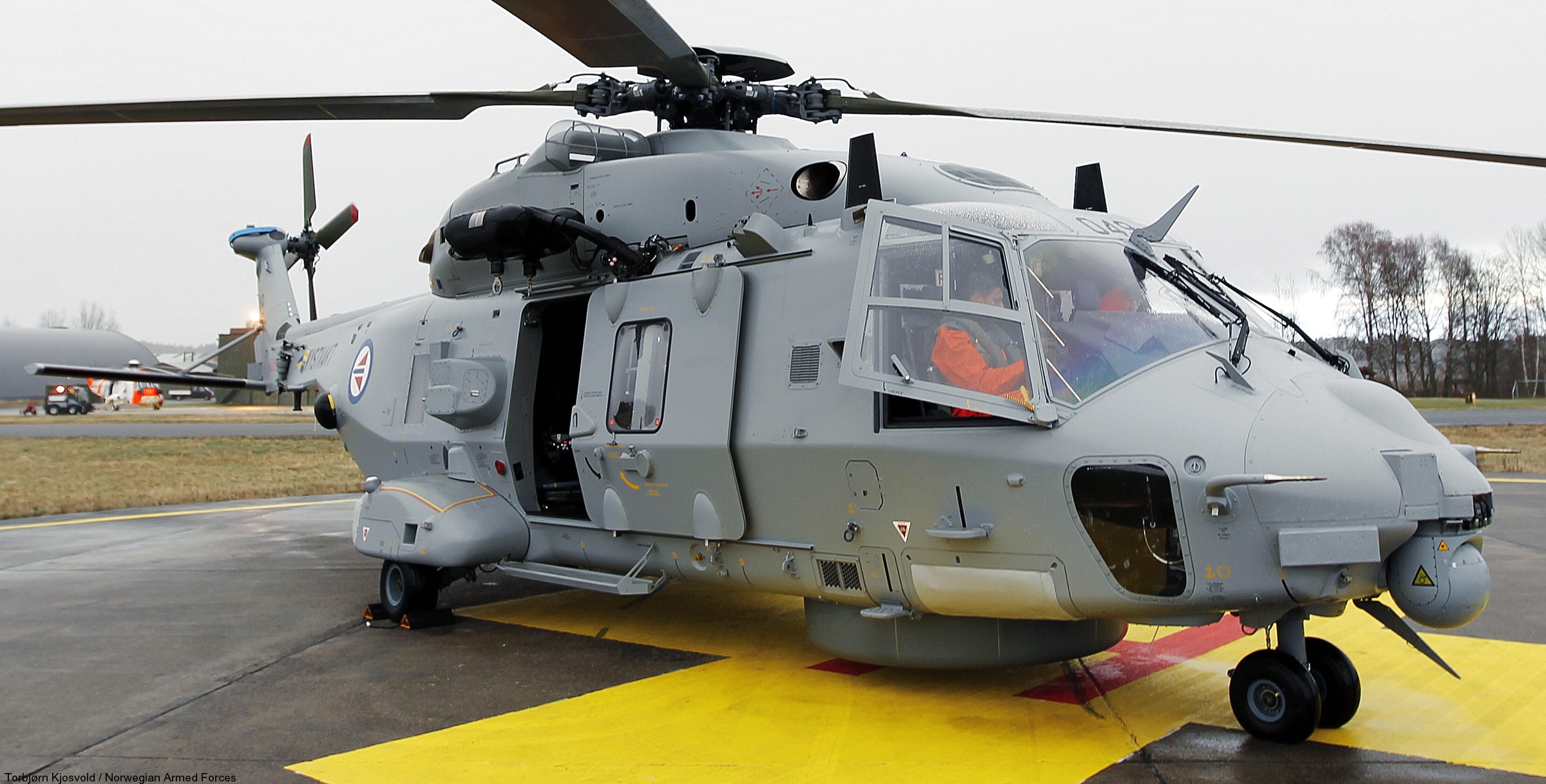 nh90 nfh asw helicopter royal norwegian coast guard navy air force kystvakt sjoforsvaret 049 12