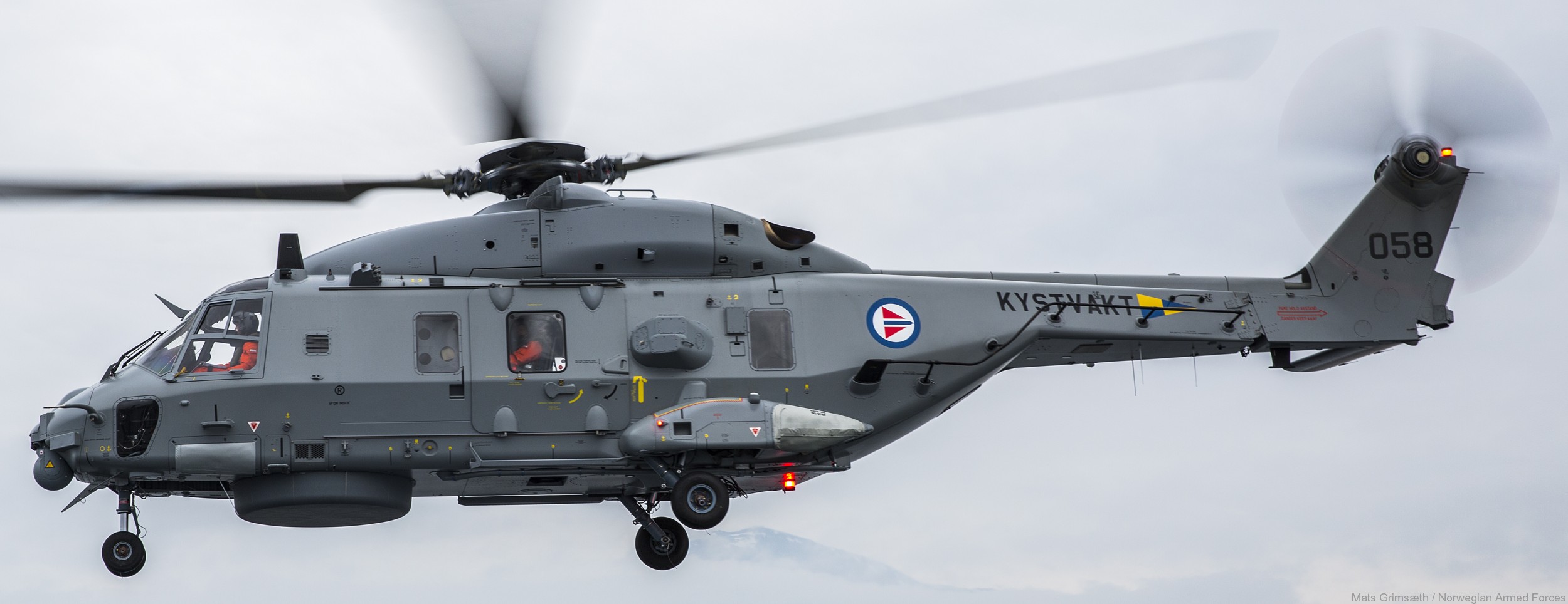 nh90 nfh asw helicopter royal norwegian coast guard navy air force kystvakt sjoforsvaret 058 02