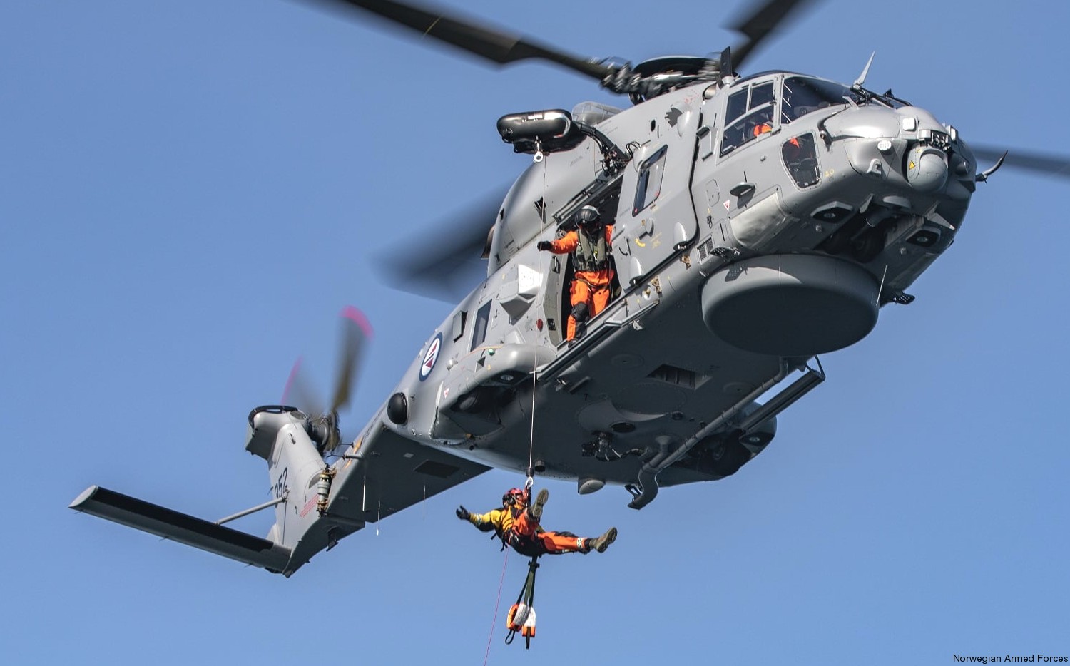 nh90 nfh asw helicopter royal norwegian coast guard navy air force kystvakt sjoforsvaret 352 02