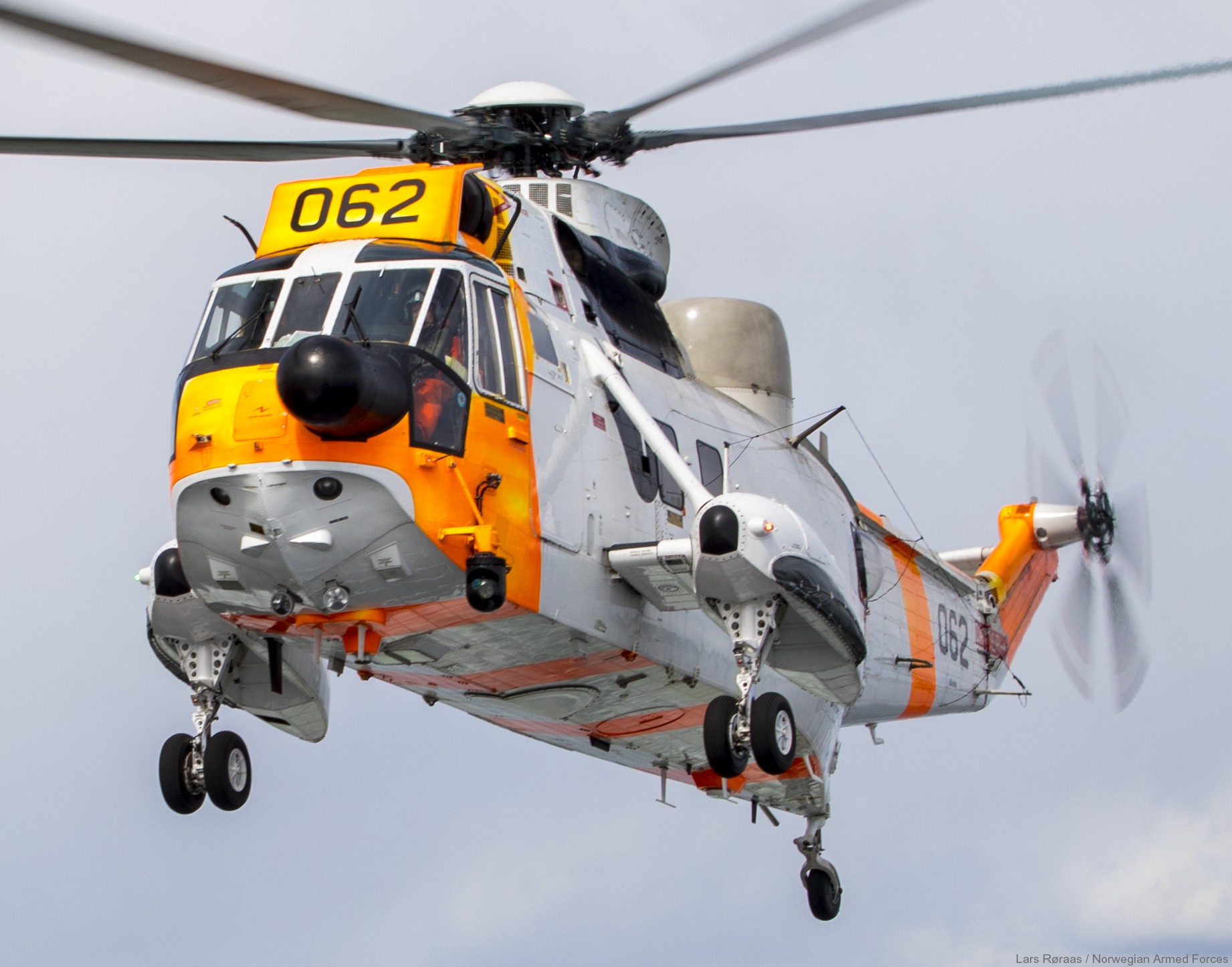 westland ws-61 sea king royal norwegian air force sar rescue 330 squadron skvadron luftforsvaret 062 06