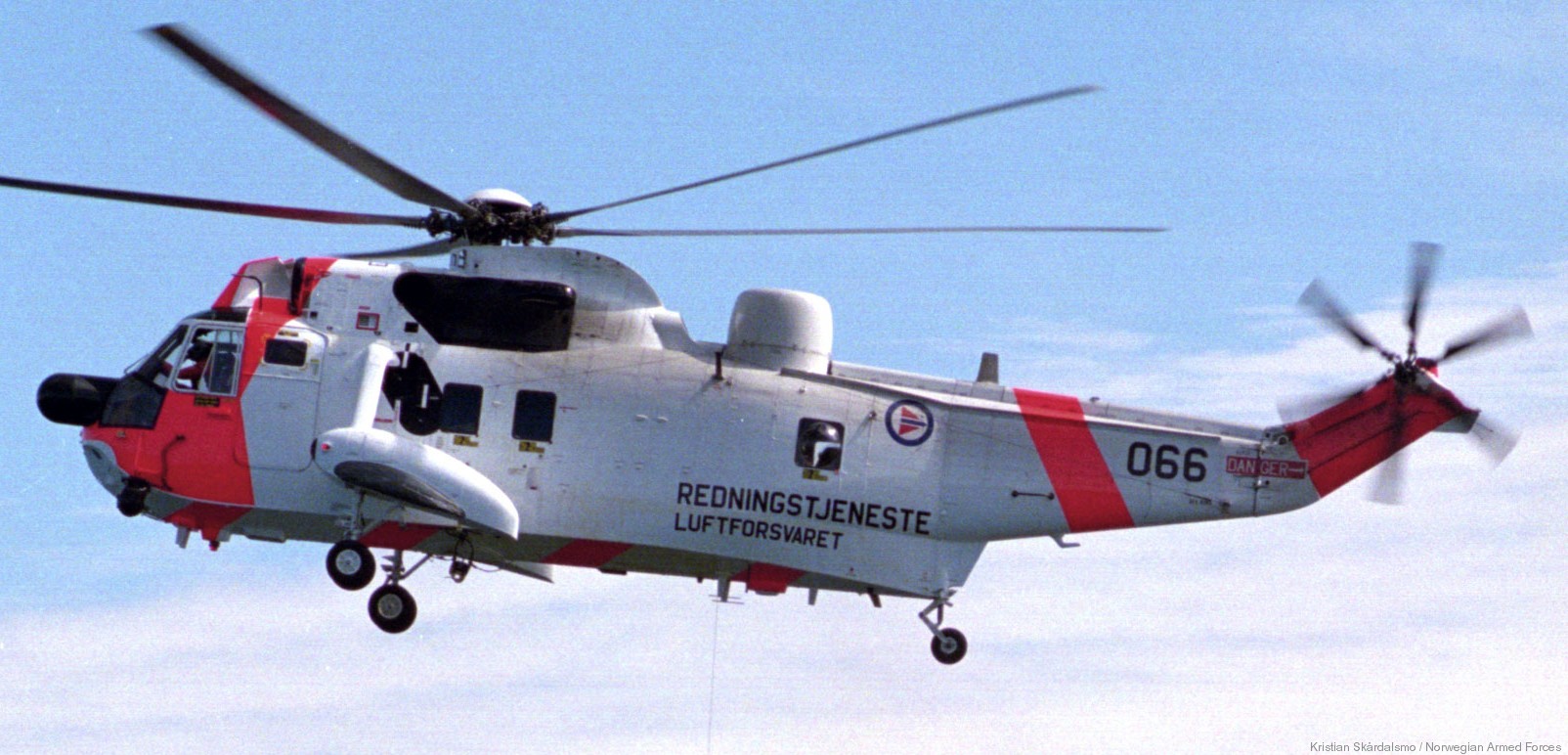 westland ws-61 sea king royal norwegian air force sar rescue 330 squadron skvadron luftforsvaret 066 06