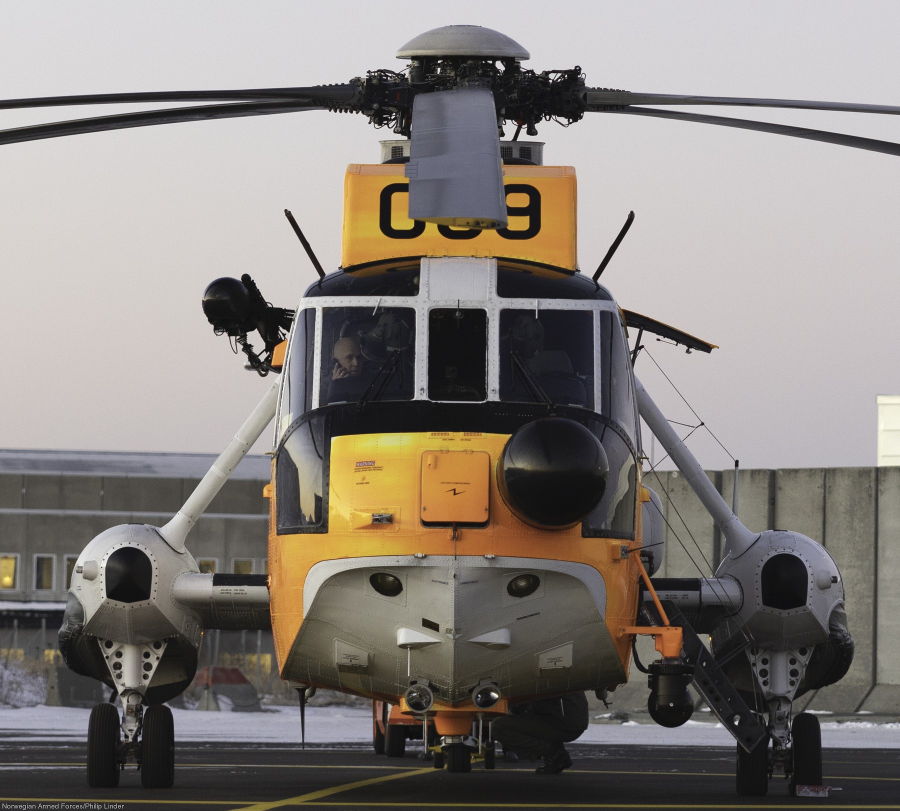 westland ws-61 sea king royal norwegian air force sar rescue 330 squadron skvadron luftforsvaret 069 03