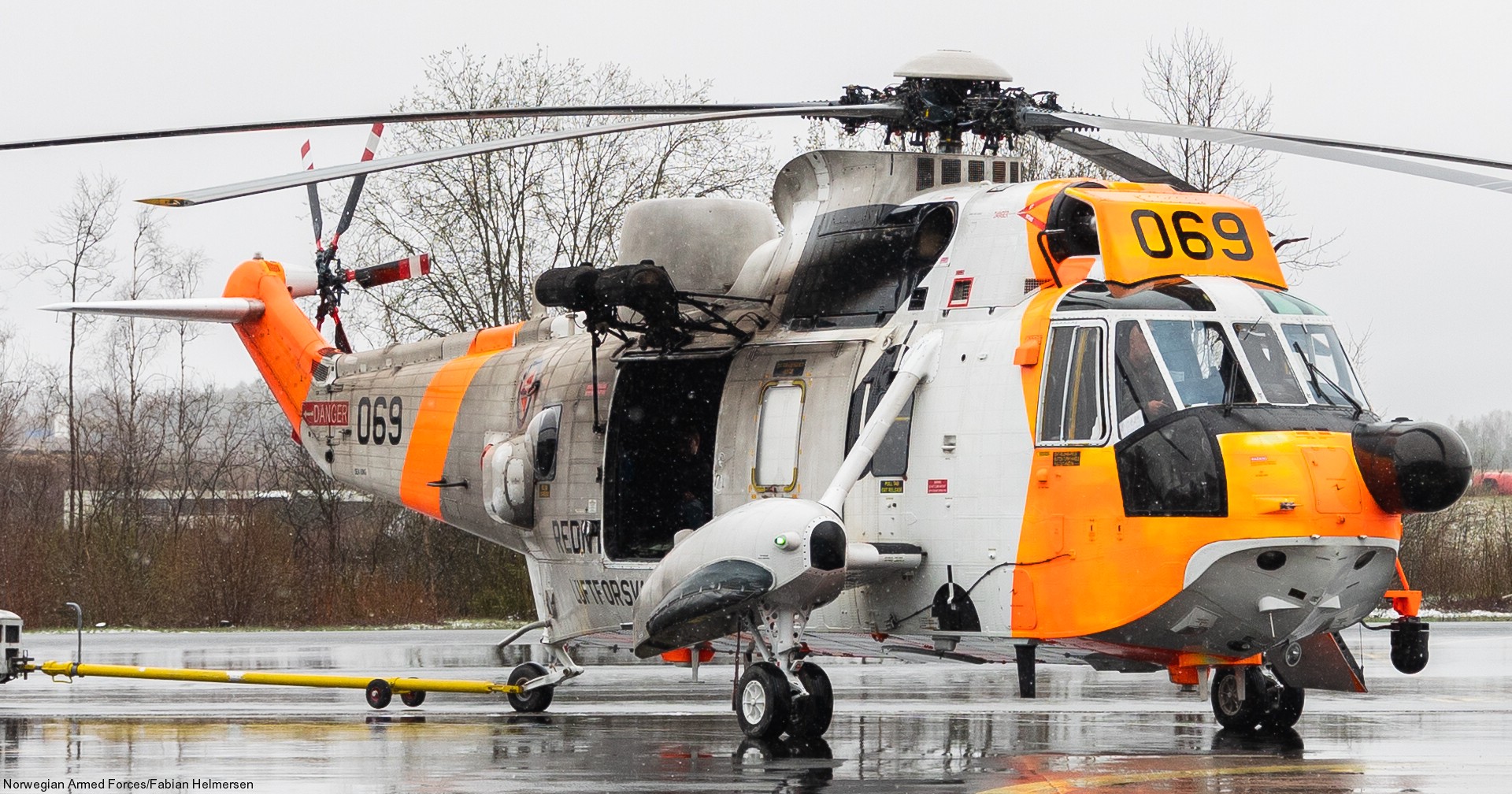 westland ws-61 sea king royal norwegian air force sar rescue 330 squadron skvadron luftforsvaret 069 05