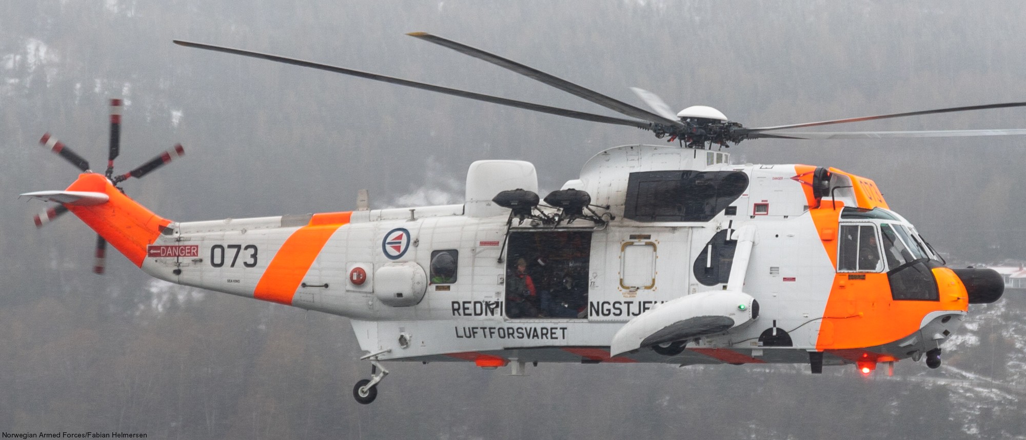 westland ws-61 sea king royal norwegian air force sar rescue 330 squadron skvadron luftforsvaret 073 08
