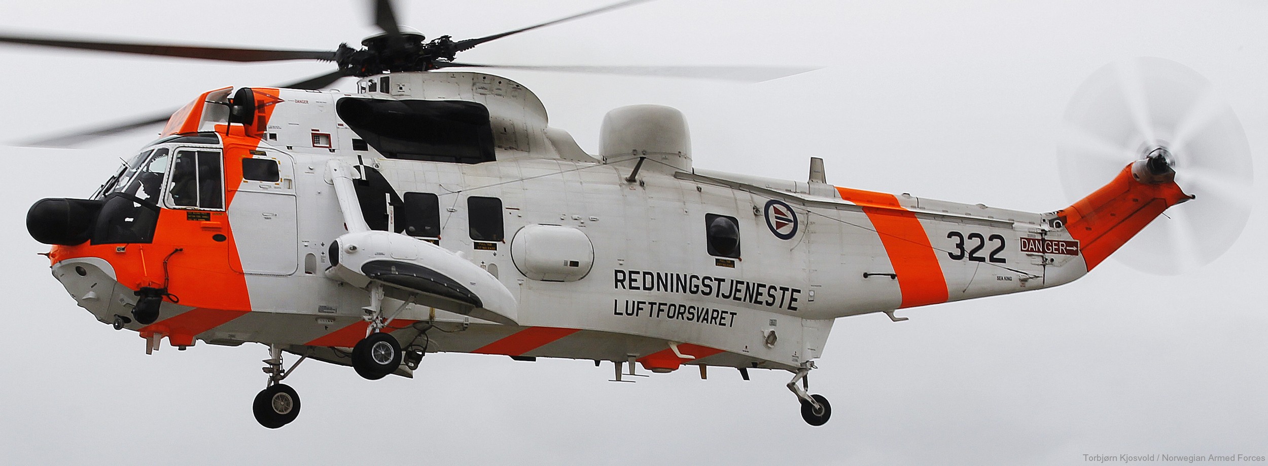 westland ws-61 sea king royal norwegian air force sar rescue 330 squadron skvadron luftforsvaret 322 03