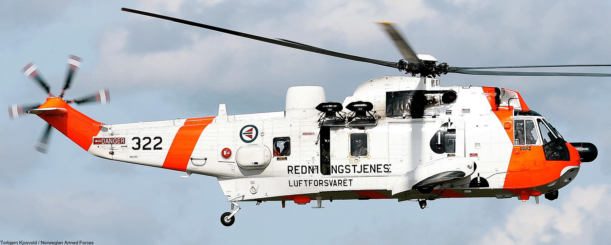 westland ws-61 sea king royal norwegian air force sar rescue 330 squadron skvadron luftforsvaret 322 05