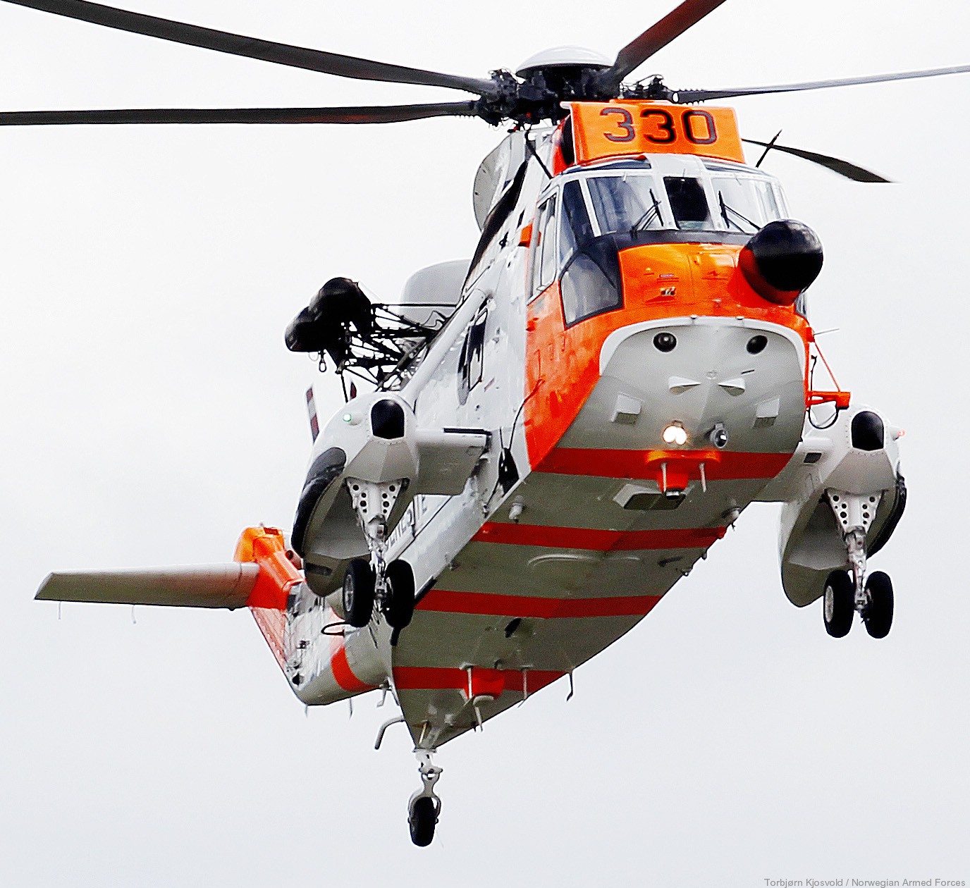 westland ws-61 sea king royal norwegian air force sar rescue 330 squadron skvadron luftforsvaret 13