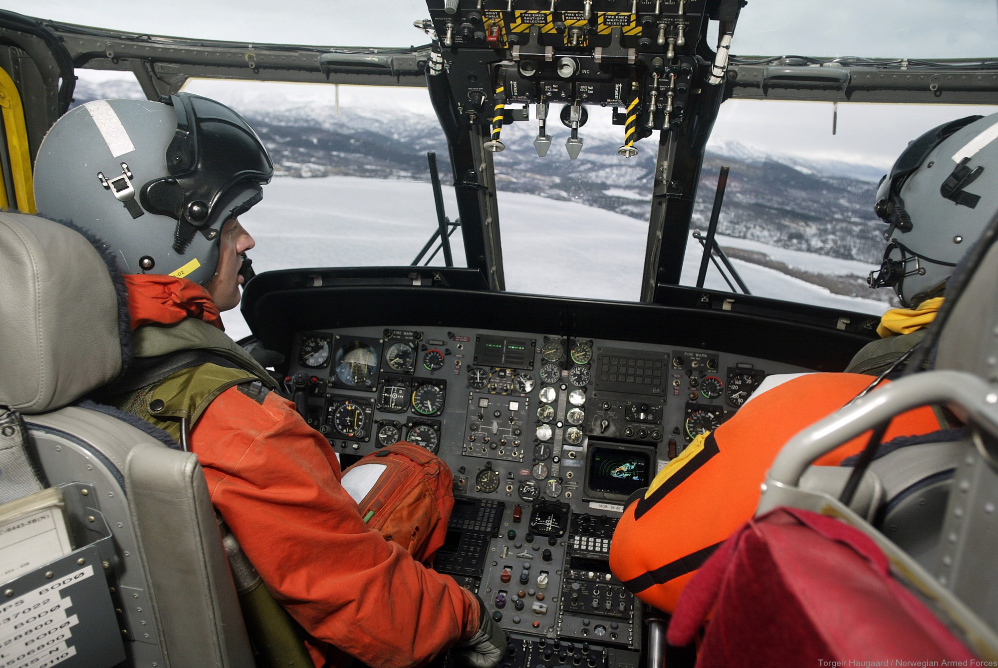 westland ws-61 sea king royal norwegian air force sar rescue 330 squadron skvadron luftforsvaret cockpit view 02