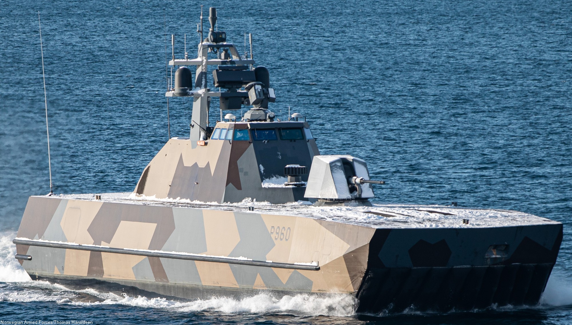 p-960 skjold hnoms knm corvette royal norwegian navy sjoforsvaret 29x umoe naval strike missile nsm