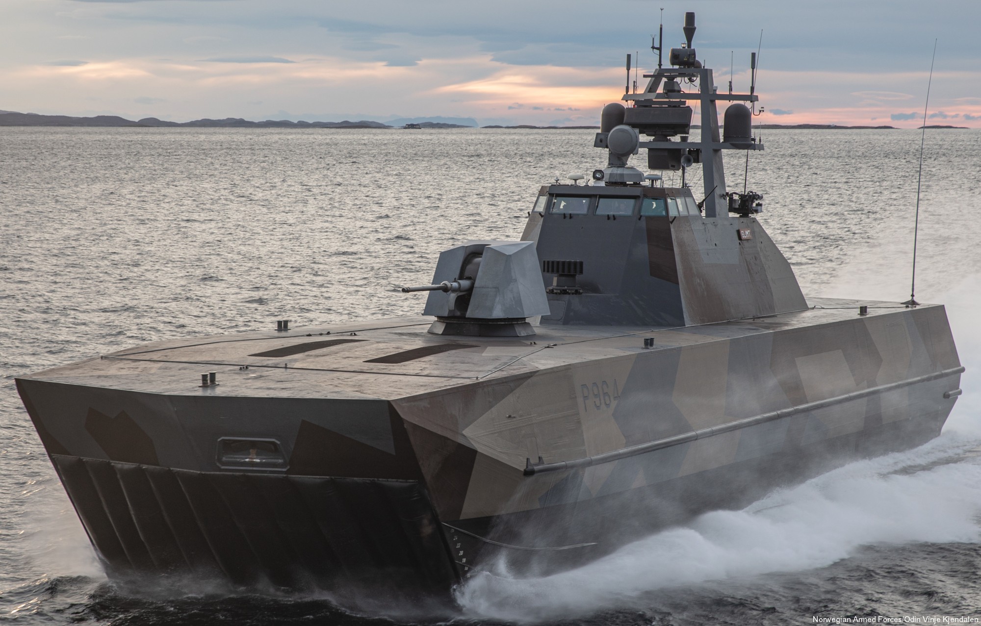 p-964 glimt knm hnoms skjold class corvette royal norwegian navy sjoforsvaret naval strike missile nsm 13x