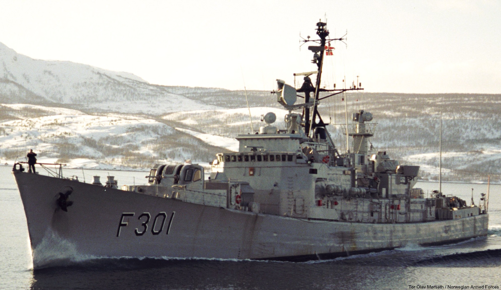 f-301 hnoms bergen knm oslo class frigate royal norwegian navy sjoforsvaret 07