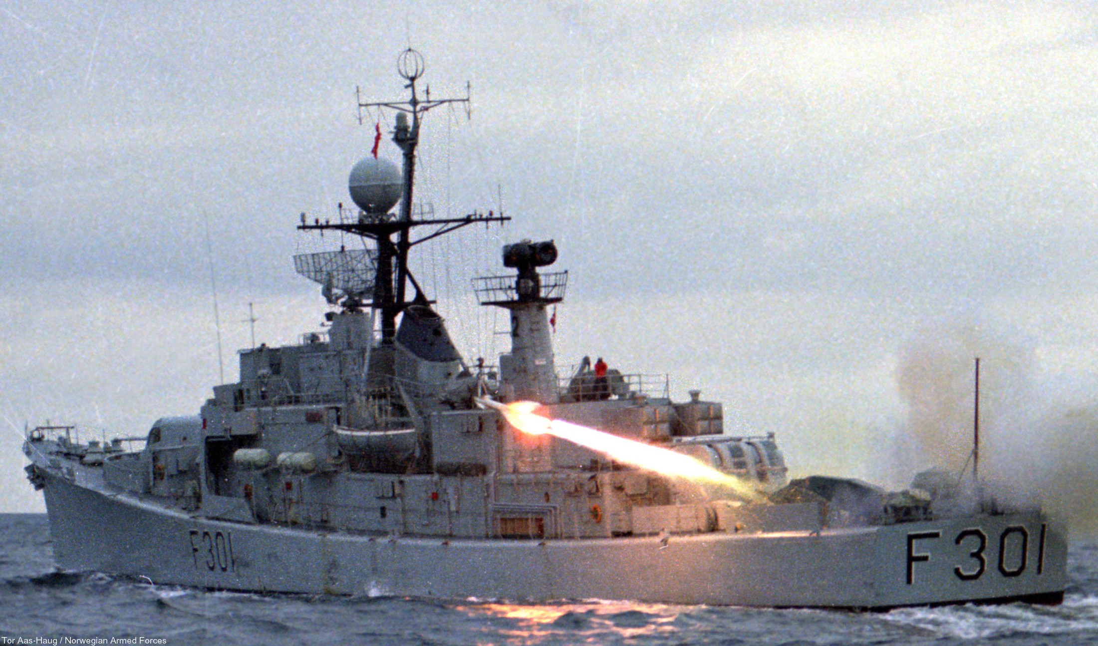 f-301 hnoms bergen knm oslo class frigate royal norwegian navy sjoforsvaret 09 agm-119 penguin ssm missile