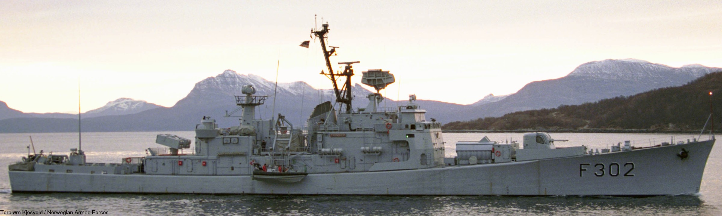 f-302 hnoms trondheim knm oslo class frigate royal norwegian navy sjoforsvaret 07