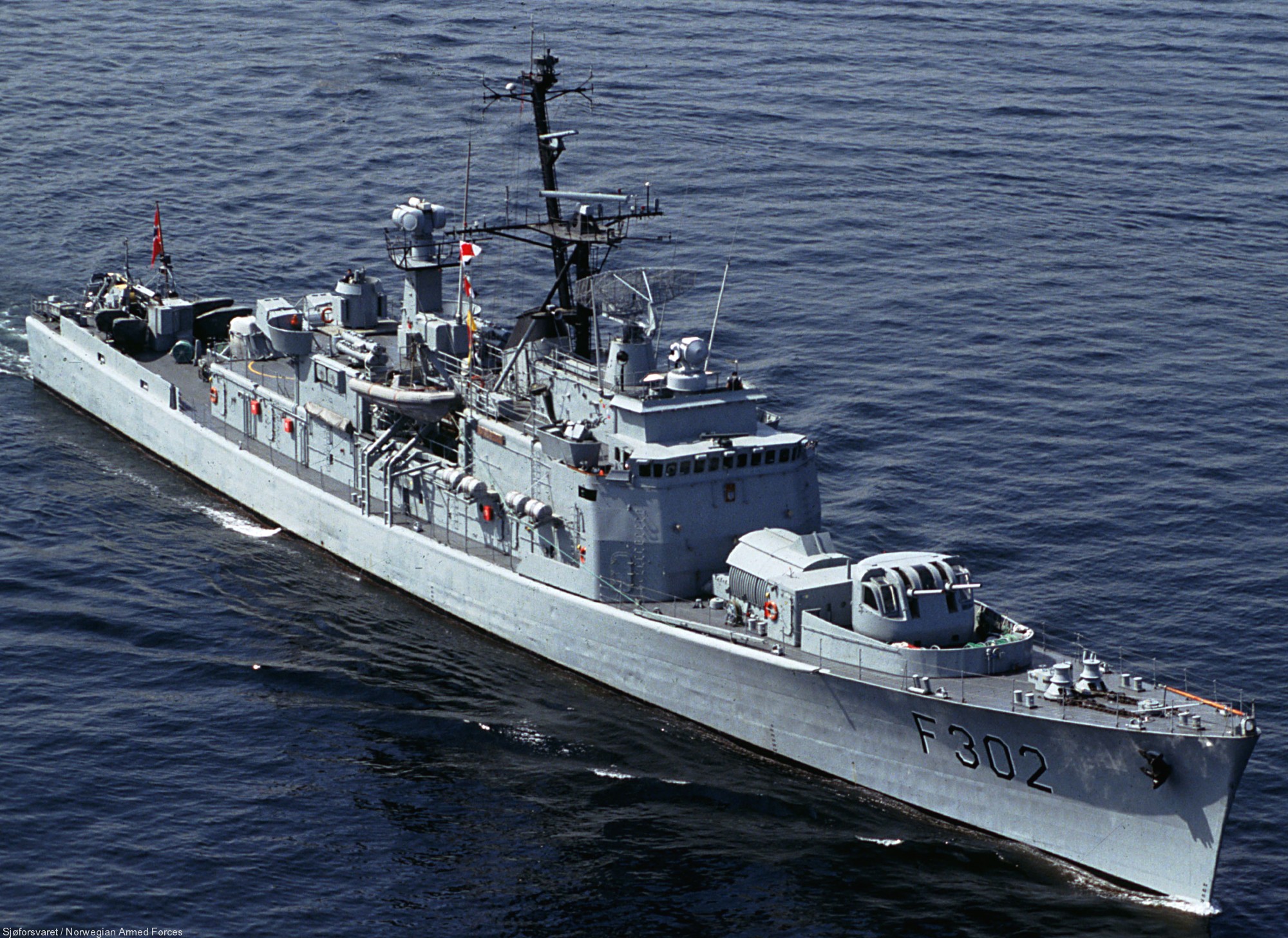 f-302 hnoms trondheim knm oslo class frigate royal norwegian navy sjoforsvaret 20