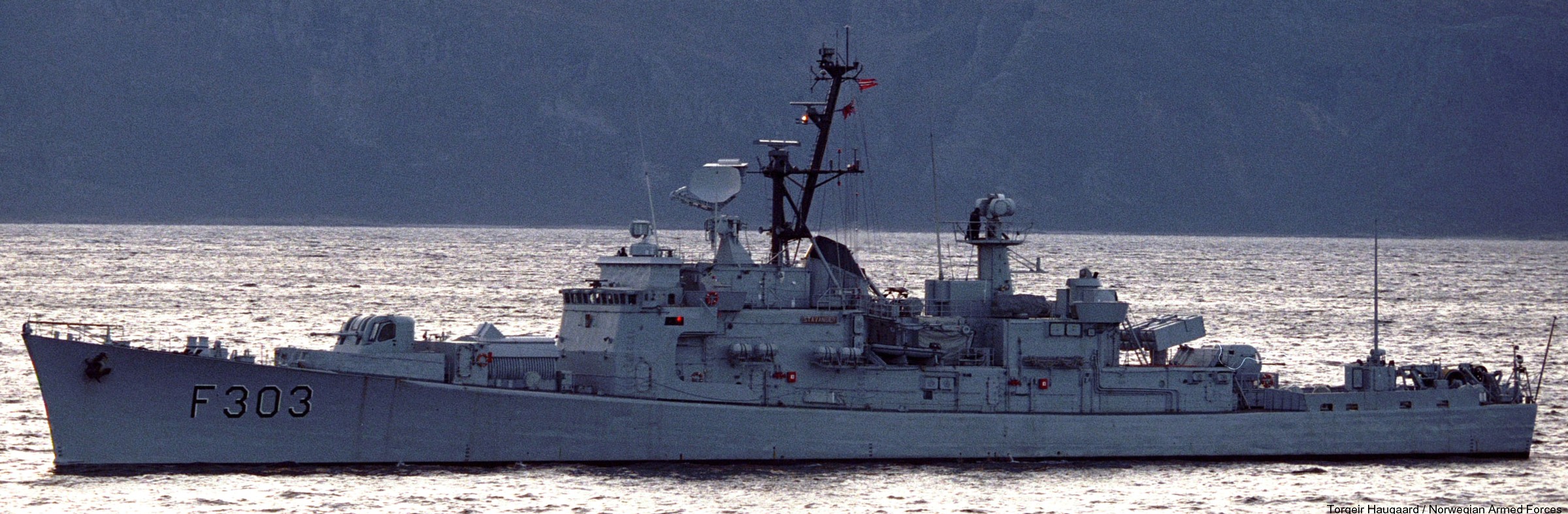 f-303 hnoms stavanger knm oslo class frigate royal norwegian navy sjoforsvaret 06