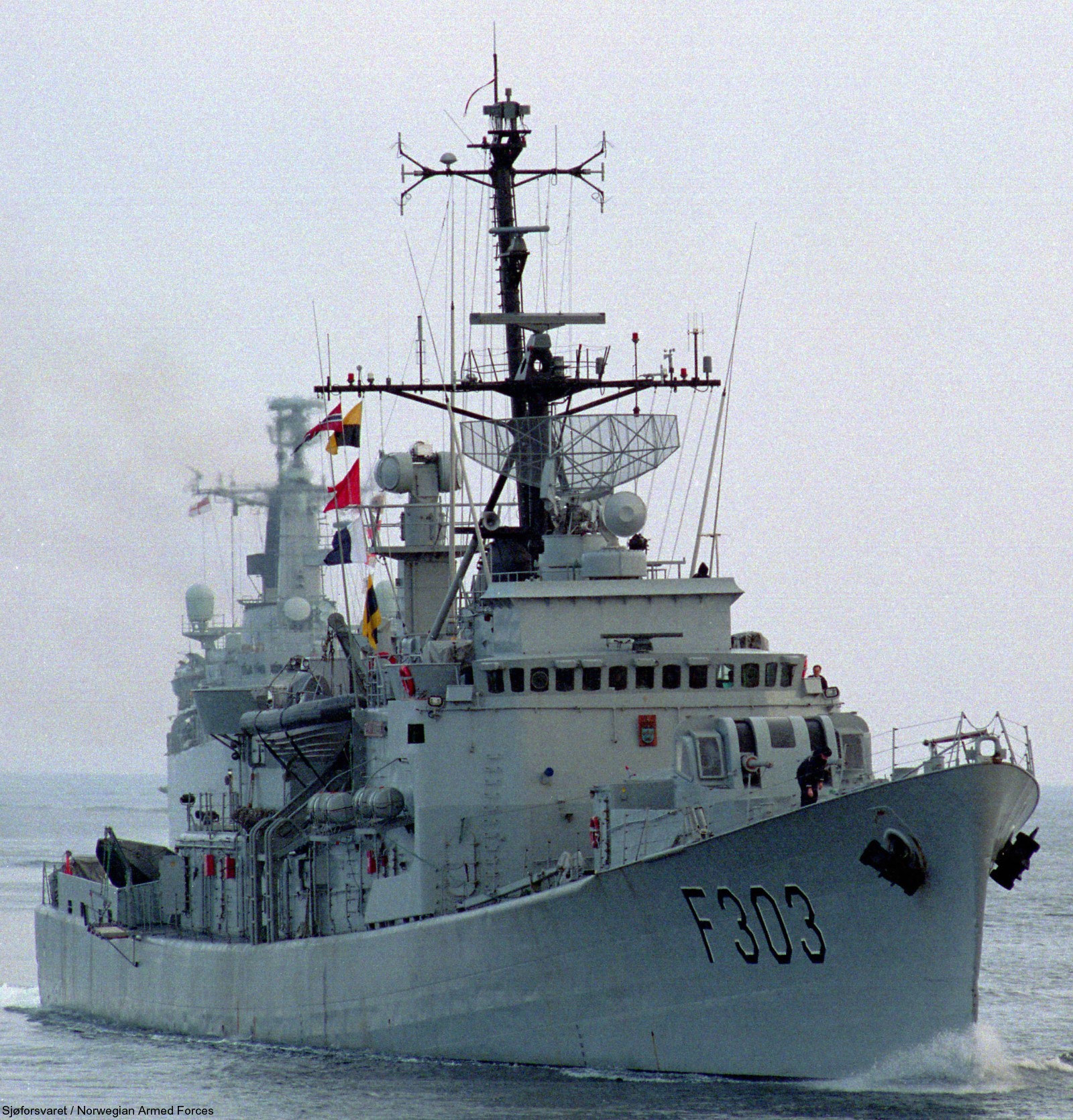 f-303 hnoms stavanger knm oslo class frigate royal norwegian navy sjoforsvaret 07