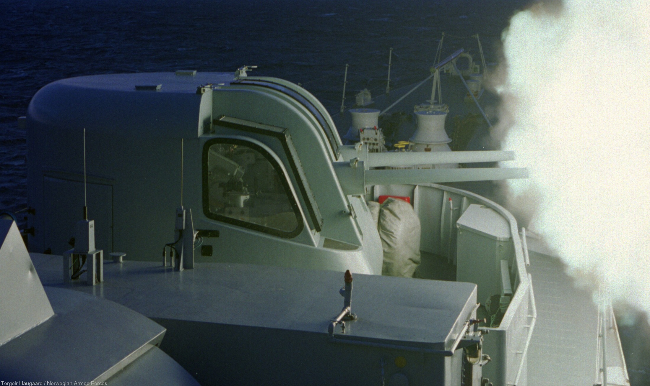 f-303 hnoms stavanger knm oslo class frigate royal norwegian navy sjoforsvaret 12 76mm gun