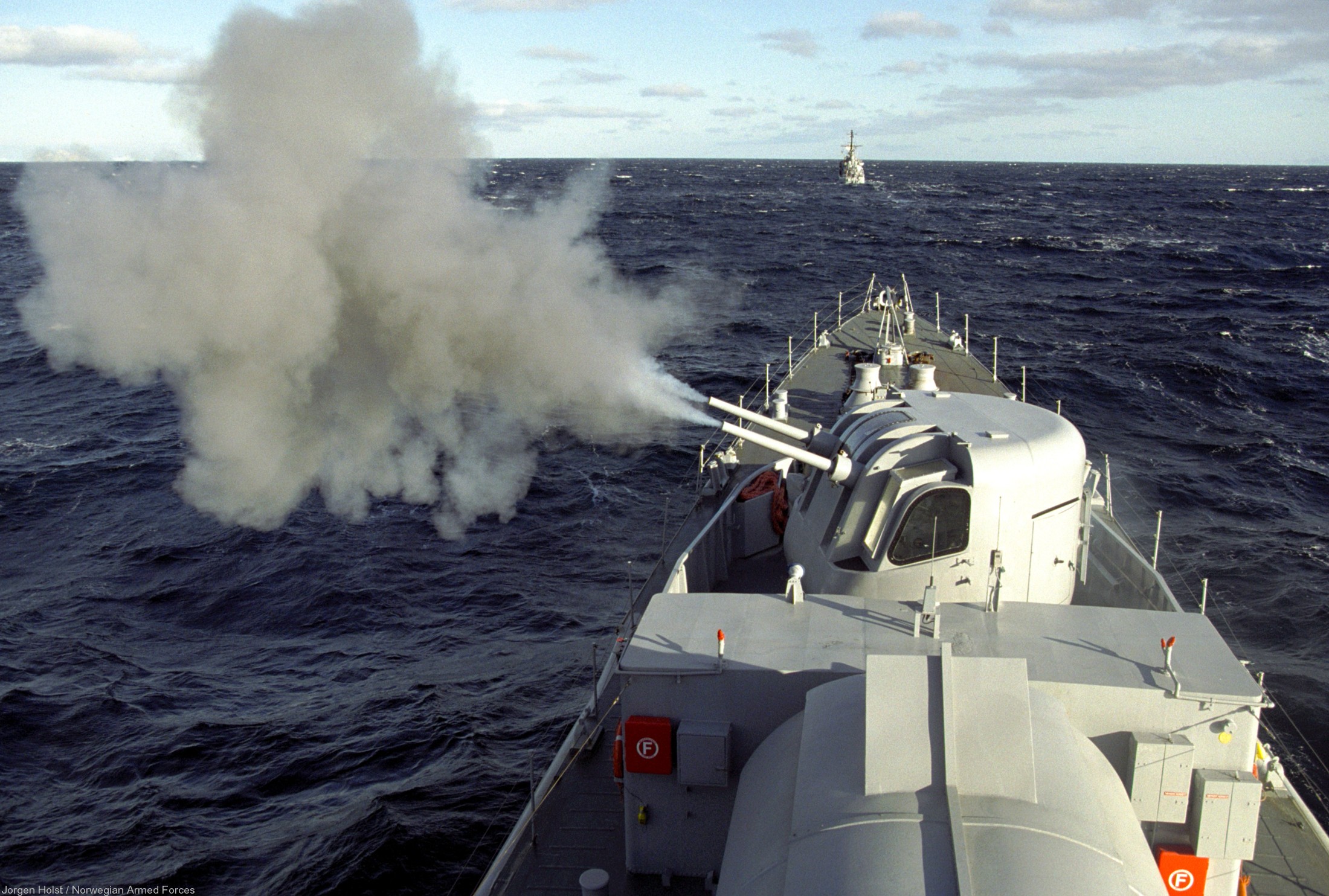 oslo class frigate royal norwegian navy 76mm 3-inches twin gun sjoforsvaret 02x