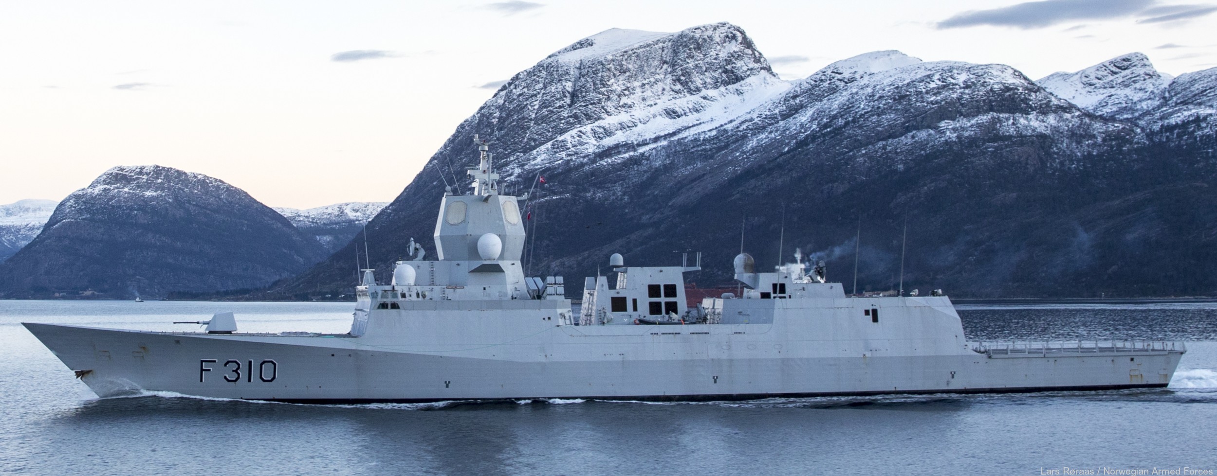 f-310 fridtjof nansen hnoms knm frigate royal norwegian navy sjoforsvaret 14