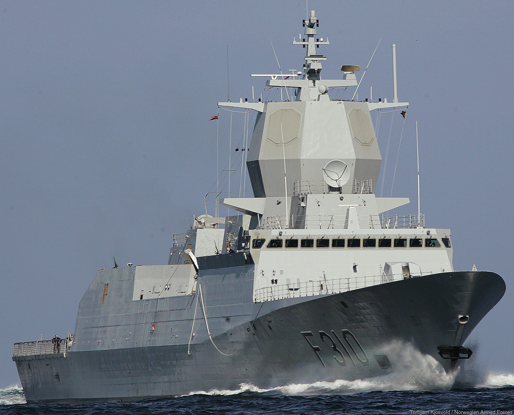 f-310 fridtjof nansen hnoms knm frigate royal norwegian navy sjoforsvaret 66