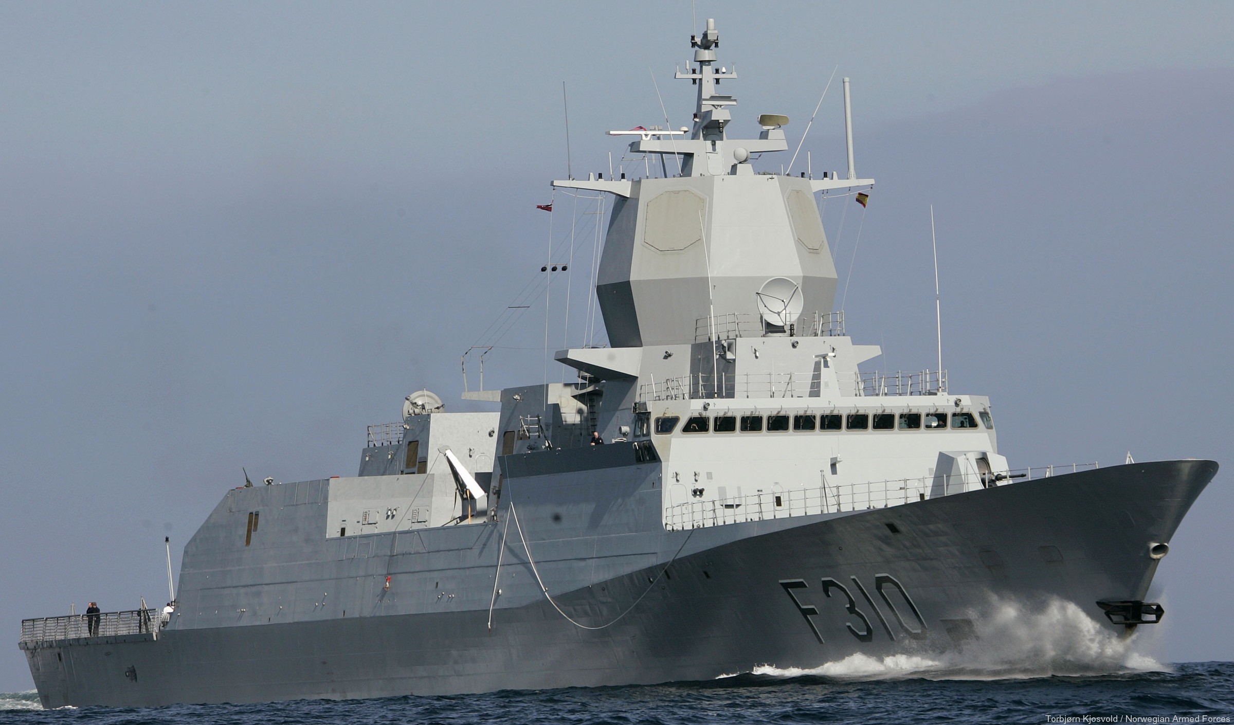 f-310 fridtjof nansen hnoms knm frigate royal norwegian navy sjoforsvaret 68