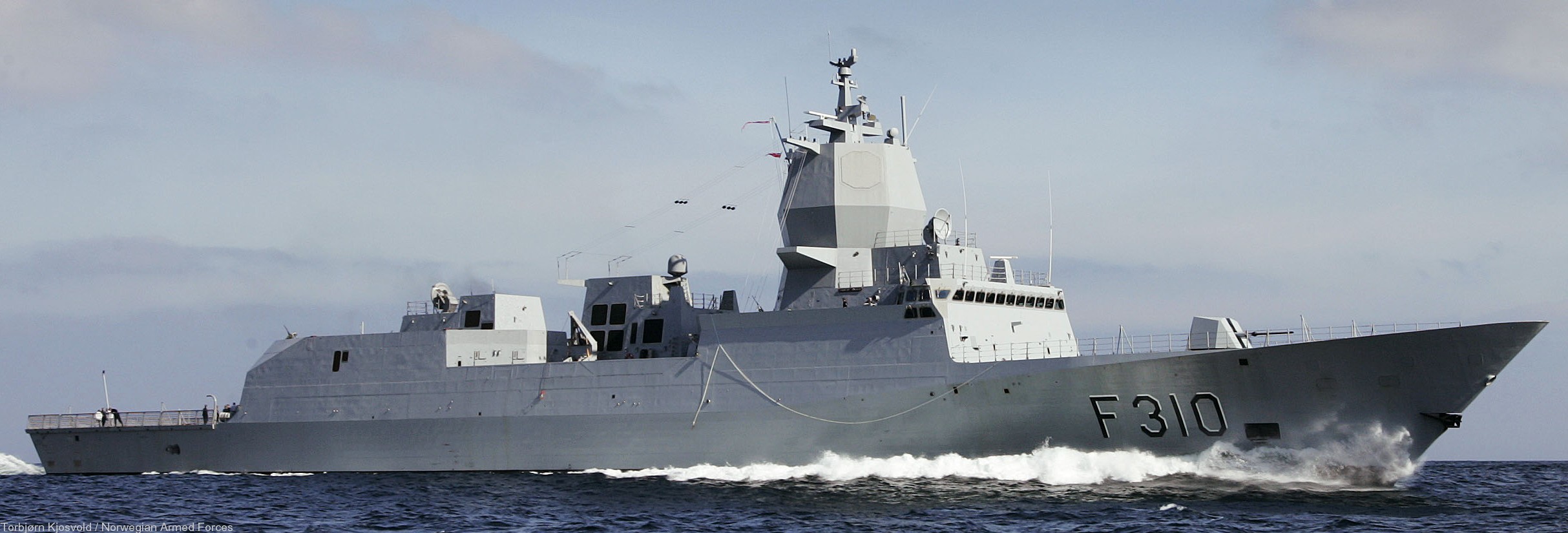 f-310 fridtjof nansen hnoms knm frigate royal norwegian navy sjoforsvaret 71