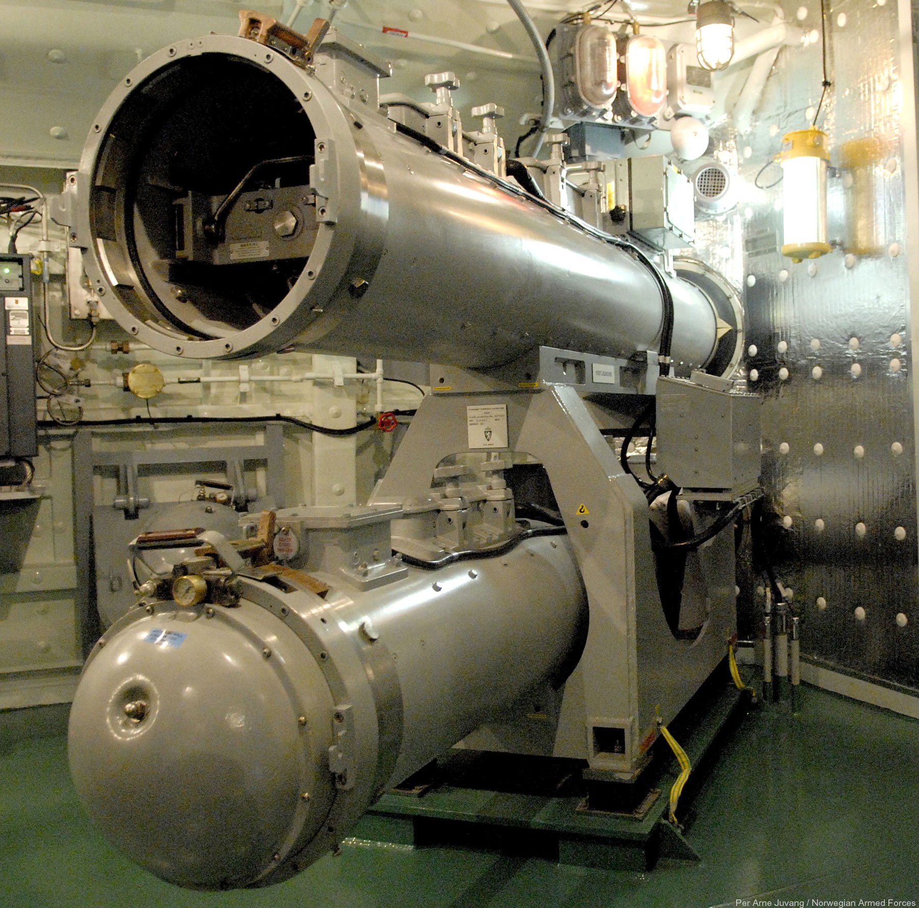 fridtjof nansen class frigate royal norwegian navy sjoforsvaret 76 bae stingray torpedo tubes