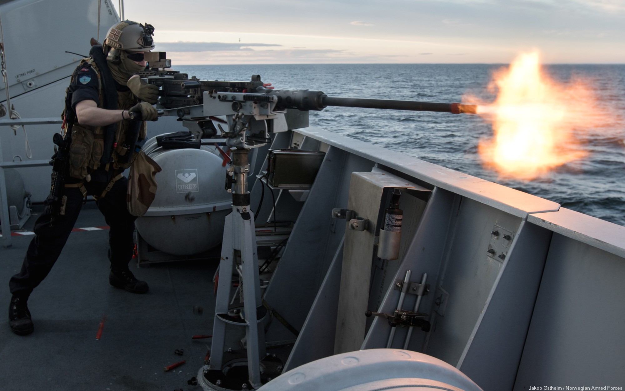 fridtjof nansen class frigate royal norwegian navy sjoforsvaret 37 browning 12,7mm machine gun