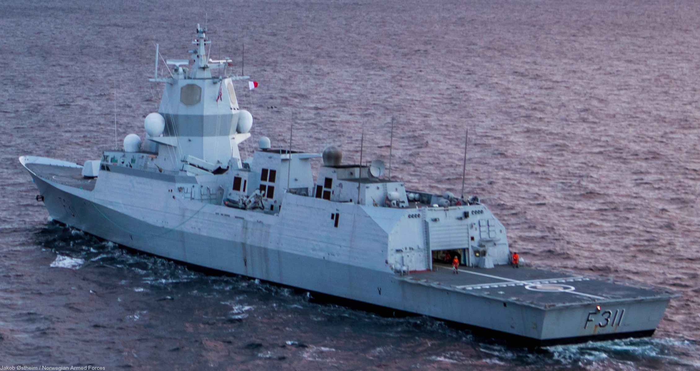 f-311 hnoms roald amundsen knm nansen class frigate royal norwegian navy sjoforsvaret 53